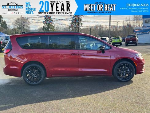 New 2026 Chrysler Pacifica Limited w/ S Appearance Package image 10