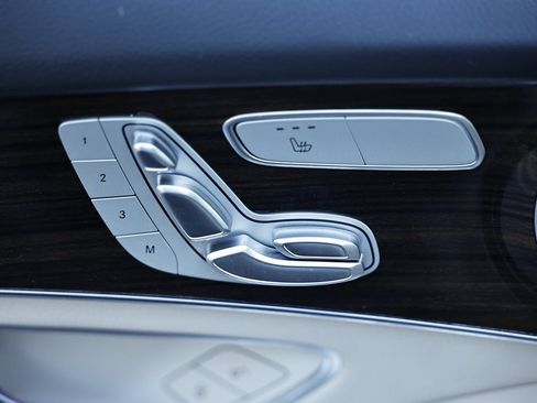 Used 2022 Mercedes-Benz GLC 300 4MATIC image 16