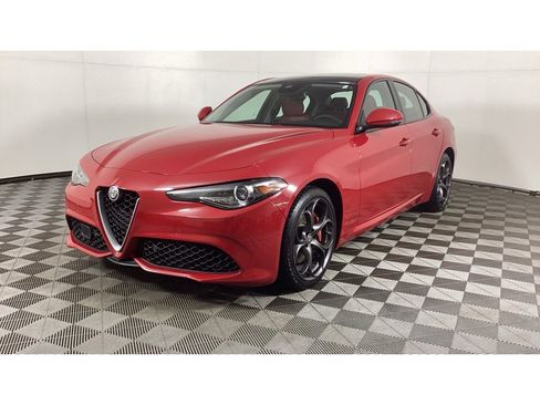 Used 2019 Alfa Romeo Giulia Ti Sport w/ Quick Order Package 22S Sport image 6