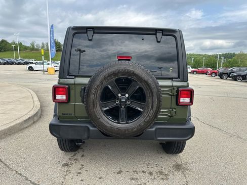 Used 2022 Jeep Wrangler Unlimited Sport AWD/4WD image 4