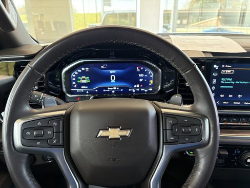 Used 2023 Chevrolet Silverado 1500 LTZ AWD/4WD image 21