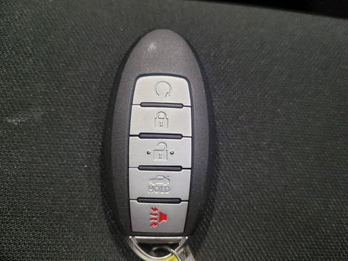 Used 2023 Nissan Versa SV FWD image 31