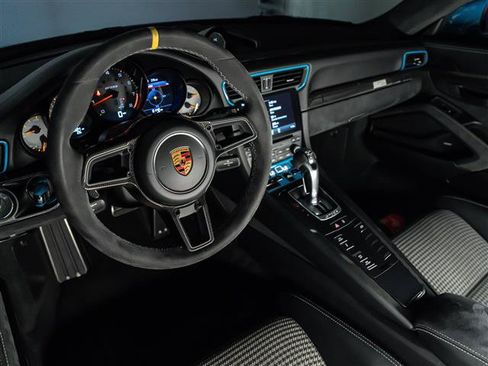 Used 2018 Porsche 911 GT2 RS RWD image 4