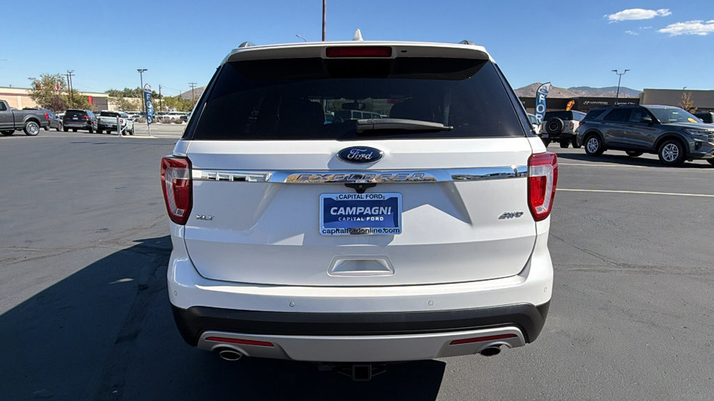 Used 2017 Ford Explorer XLT w/ Equipment Group 201A AWD/4WD image 4