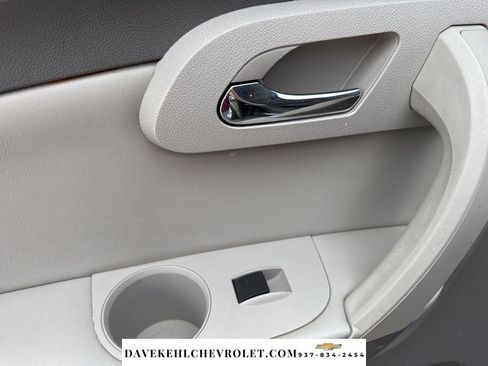 Used 2011 Chevrolet Traverse LT image 19