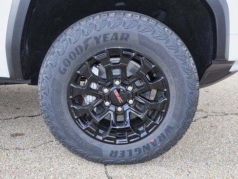 New 2026 GMC Canyon Elevation w/ Convenience Package image 26