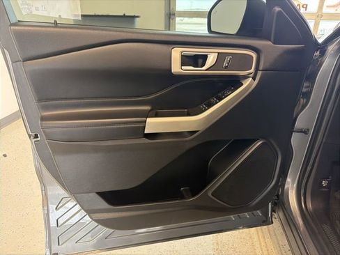 Used 2021 Ford Explorer XLT w/ Class III Trailer Tow Package image 40