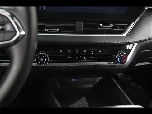 Certified 2025 Chevrolet Equinox LT FWD image 15