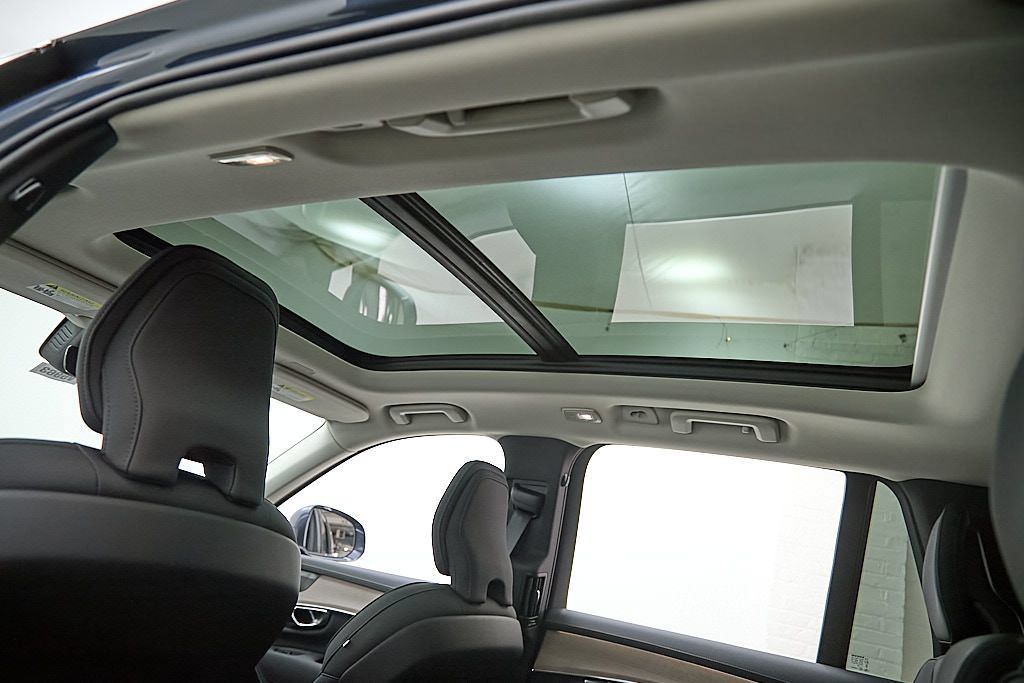 New 2026 Volvo XC90 T8 Plus w/ Protection Package AWD/4WD image 25