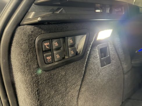 Used 2025 BMW X7 xDrive40i w/ Premium Package AWD/4WD image 32