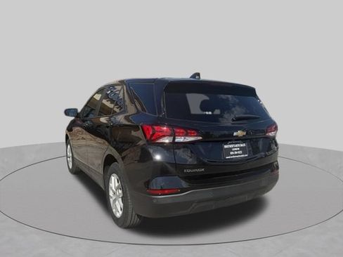 Used 2022 Chevrolet Equinox LS FWD image 4