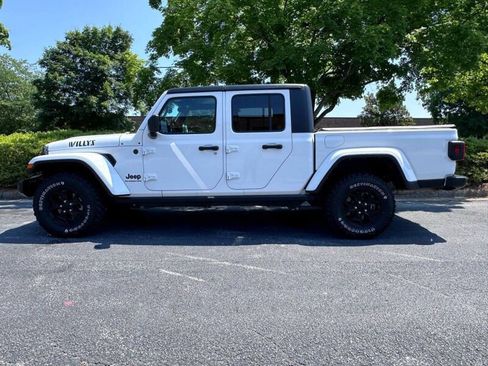 Used 2022 Jeep Gladiator Sport AWD/4WD image 5