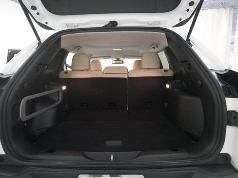 Used 2016 Jeep Cherokee Latitude w/ Cold Weather Group image 10