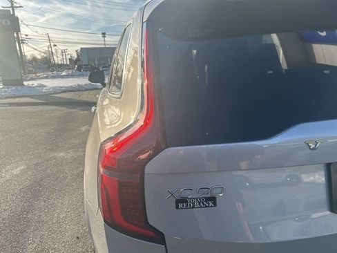 Used 2025 Volvo XC90 B6 Plus image 11