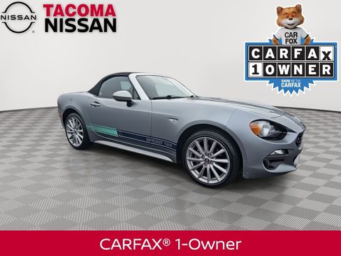 Used 2017 FIAT 124 Spider Lusso image 2