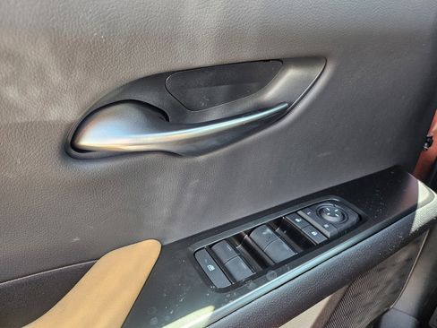 New 2026 Lexus UX 300h AWD image 15