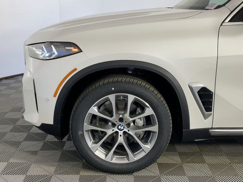 New 2026 BMW X5 xDrive40i w/ Climate Comfort Package image 9
