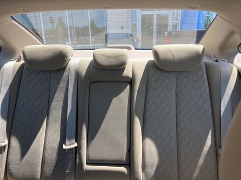 Used 2010 Hyundai Elantra GLS image 12