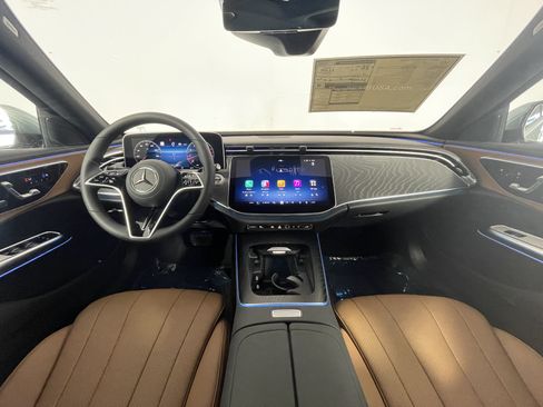 New 2026 Mercedes-Benz E 450 4MATIC Sedan image 11