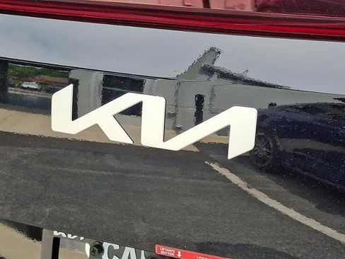 New 2025 Kia Carnival image 10