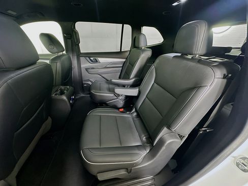 Used 2025 Buick Enclave Preferred image 28