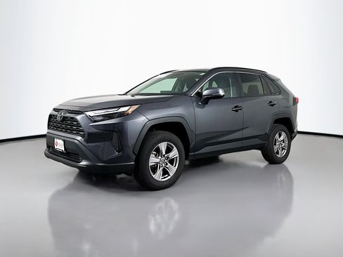 Used 2025 Toyota RAV4 XLE AWD/4WD image 3