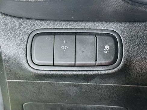 Used 2024 Hyundai Venue SEL FWD image 10