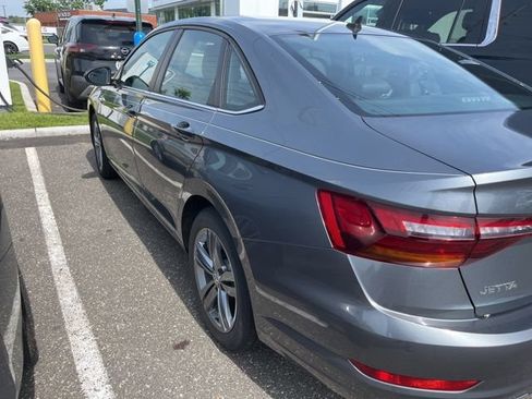 Used 2019 Volkswagen Jetta R-Line FWD image 2