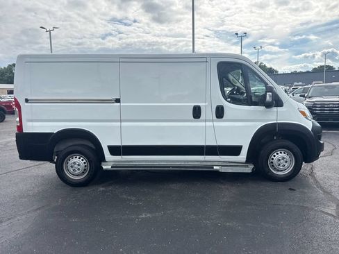 Used 2025 RAM ProMaster 2500 w/ U-Haul Equipment Group FWD image 7
