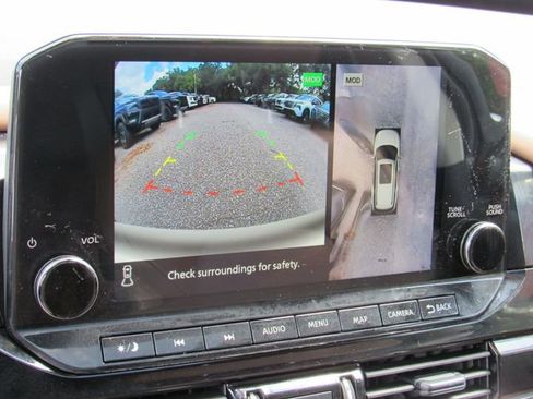 Certified 2024 Nissan Pathfinder Platinum w/ Cargo Package FWD image 28