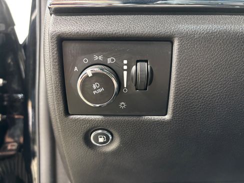 Used 2019 Jeep Grand Cherokee Limited AWD/4WD image 22