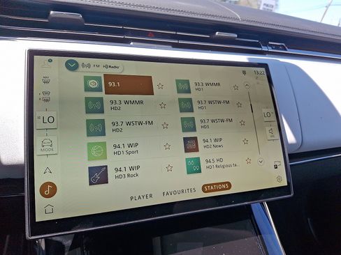 New 2026 Land Rover Range Rover Sport Dynamic SE AWD/4WD image 9