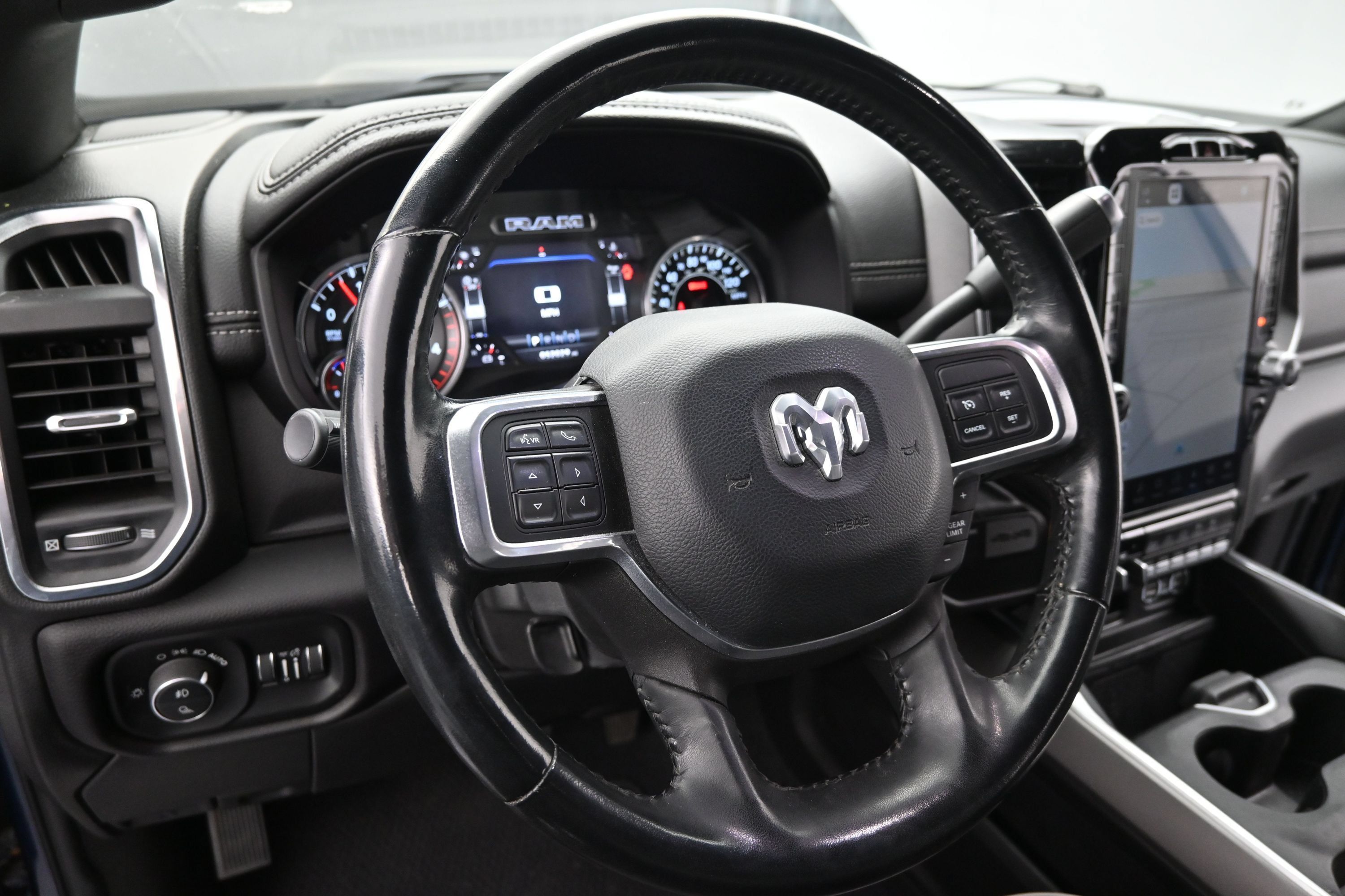 Used 2022 RAM 2500 Laramie AWD/4WD image 13