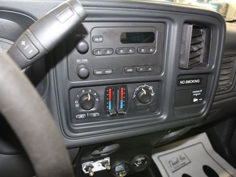 Used 2006 Chevrolet Silverado 2500 W/T w/ Heavy-Duty Power Package image 17