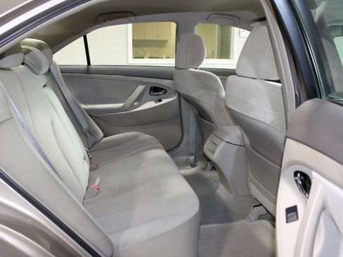 Used 2009 Toyota Camry LE FWD image 21