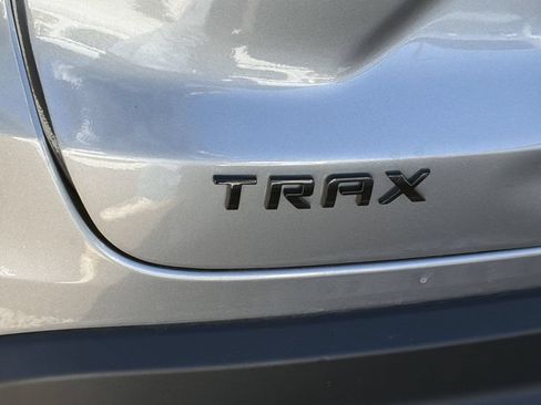 Used 2024 Chevrolet Trax RS FWD image 10