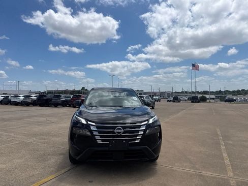 Used 2026 Nissan Rogue S FWD image 5
