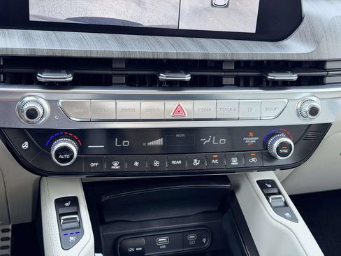 Used 2024 Kia Telluride SX AWD/4WD image 5