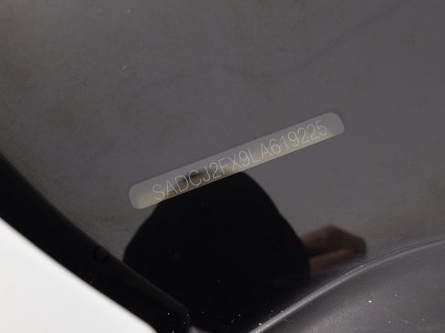 Used 2020 Jaguar F-PACE Premium image 66