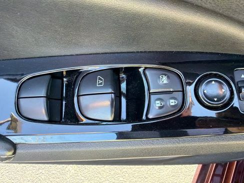 Used 2023 Nissan Altima 2.5 SV FWD image 16
