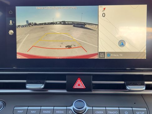 Used 2024 Hyundai Elantra SEL image 18