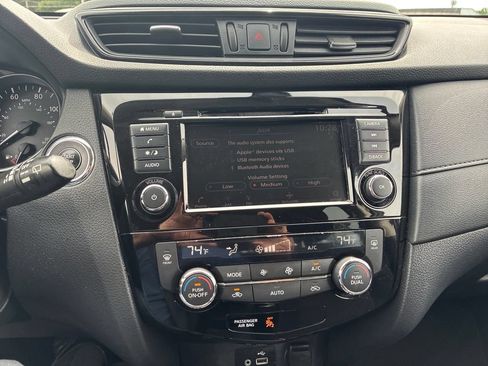 Used 2020 Nissan Rogue SV AWD/4WD image 19