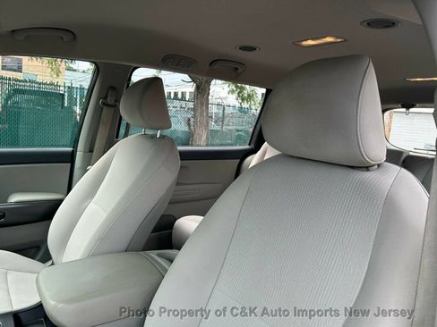 Used 2019 Kia Sedona L FWD image 28