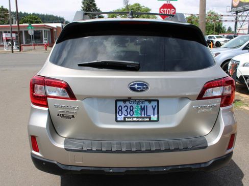 Used 2017 Subaru Outback 2.5i Limited AWD/4WD image 5