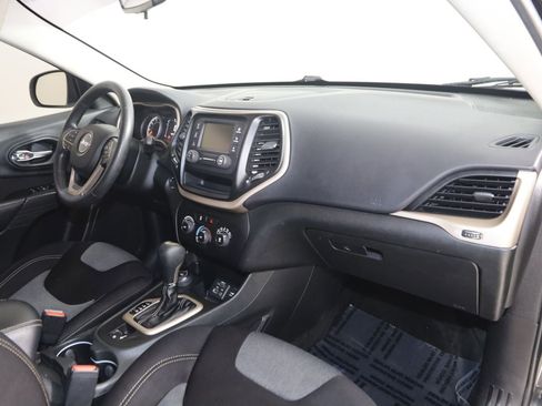 Used 2015 Jeep Cherokee Sport w/ Sport Appearance Group AWD/4WD image 31