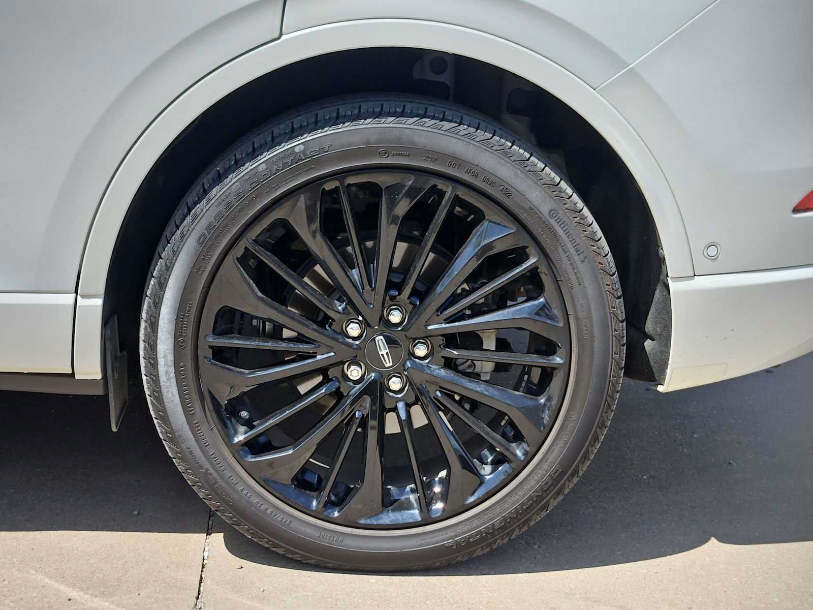 Used 2023 Lincoln Corsair Reserve w/ Equipment Group 202A FWD image 12