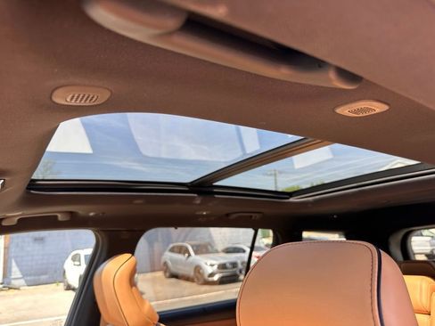 Used 2024 Jeep Grand Cherokee L Summit w/ Luxury Tech Group V image 8