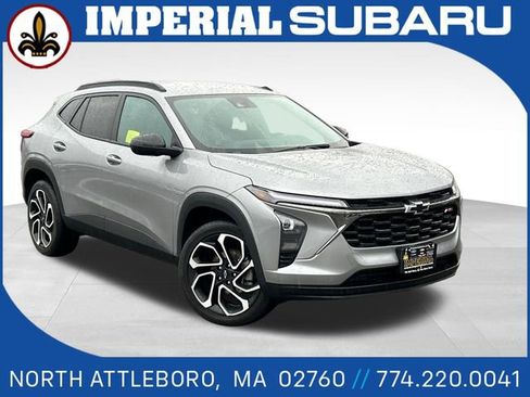 Used 2025 Chevrolet Trax RS w/ Driver Confidence Package image 1