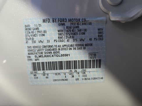 New 2026 Lincoln Aviator AWD w/ Jet Appearance Package image 34