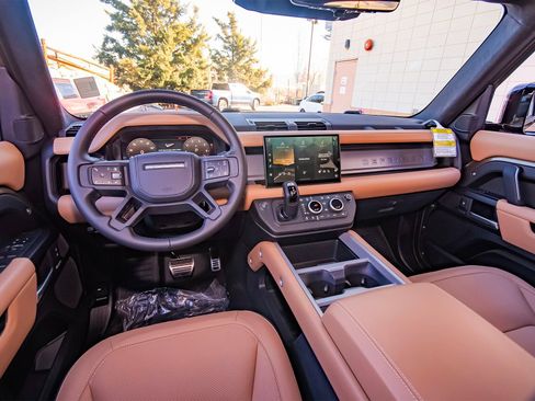 New 2025 Land Rover Defender 110 X image 38